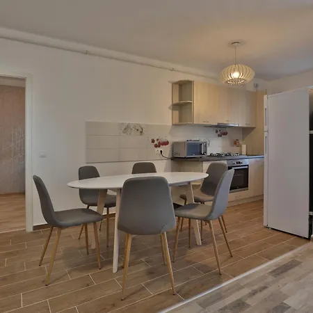 Ada Homes B4628