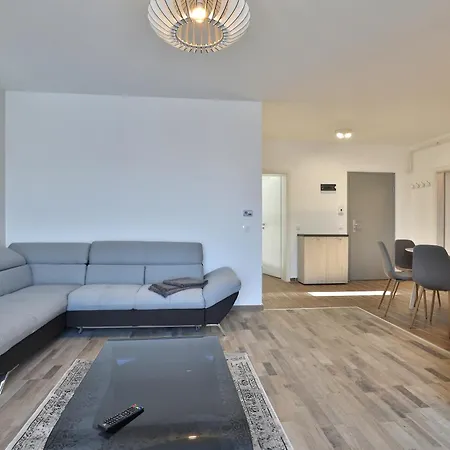 Ada Homes B4628 Apartment